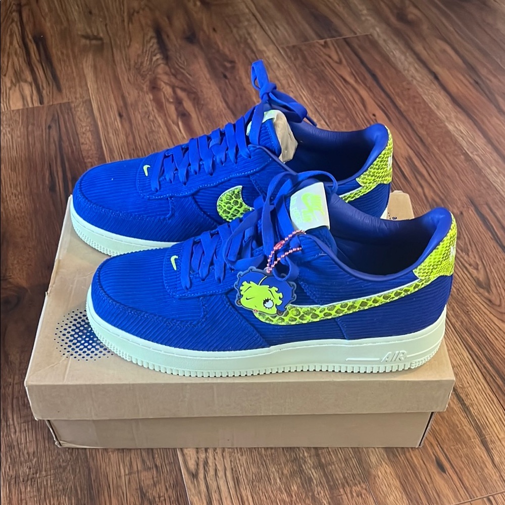 Olivia Kim X Air Force 1 07 Glow In The Dark Women’s 11 / Men’s 9.5